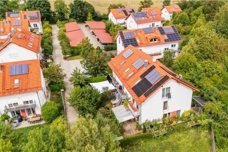 REH, Baierbrunn-Isartal, schöner Garten mit Terrasse, Cornelia Müller Immobilien