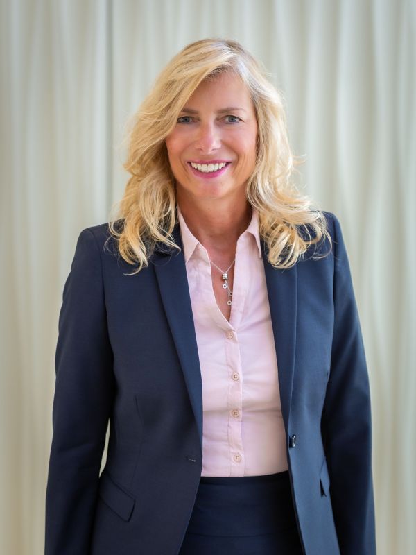 Porträtfoto 2 von Cornelia Müller, Immobilienmaklerin