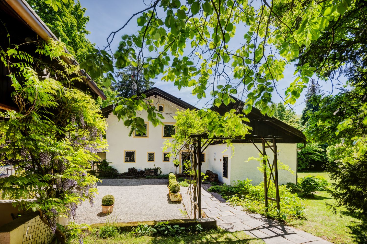 Landhaus, Ebenhausen-Schäftlarn im Isartal, ruhige grüne Lage, großzügiges Grundstück