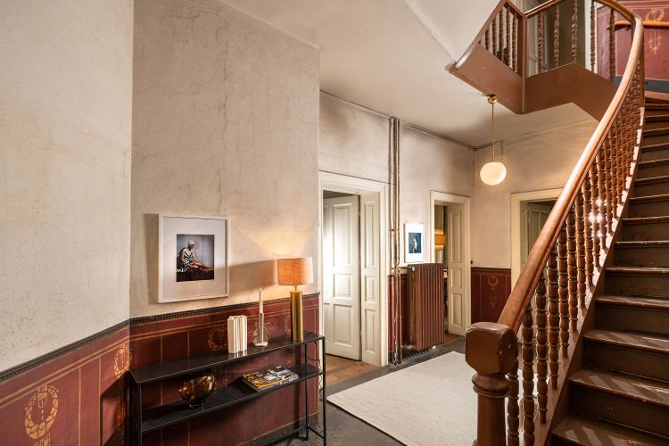 Treppenhaus einer Jugendstil Villa zum Kauf in München-Solln in exklusiver Lage in der Prinz-Ludwig-Höhe.