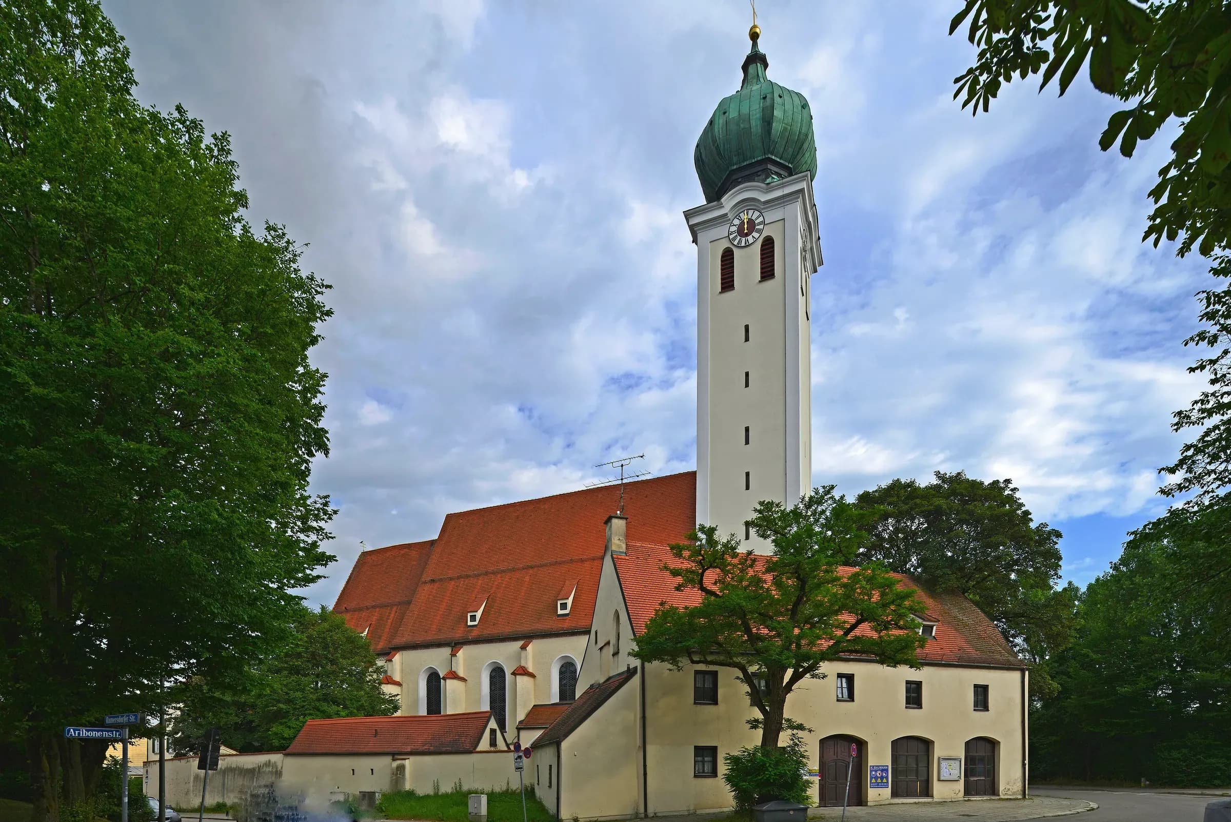 Wallfahrtskirche Maria Ramersdorf mit Zwiebelturm