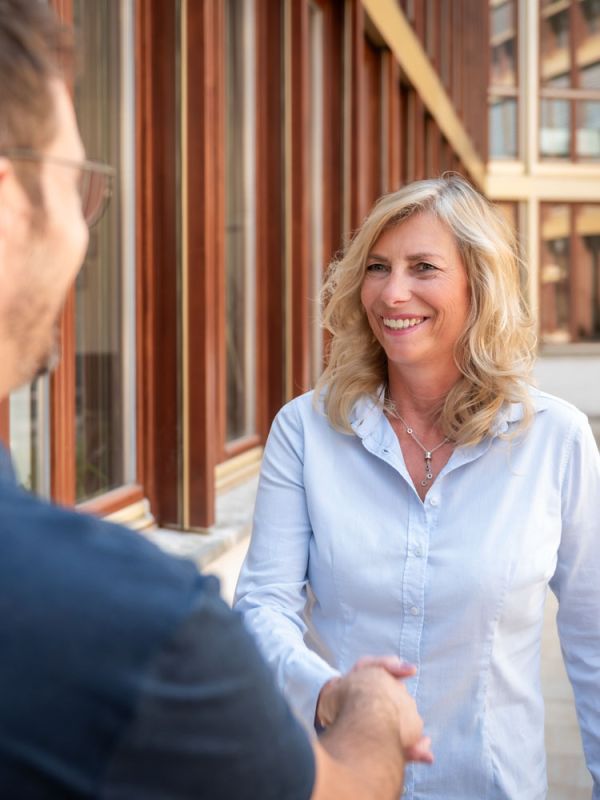 Porträtfoto 3 von Cornelia Müller, Immobilienmaklerin 