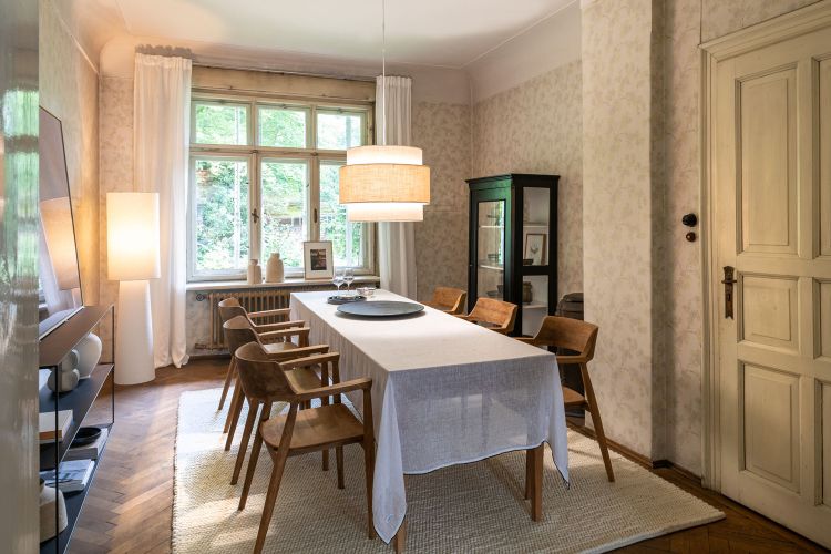 Esszimmer mit Home Staging einer Jugendstil Villa in München