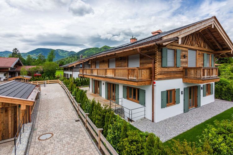 Hochwertiges Zuhause am Tegernsee mit Alpenblick